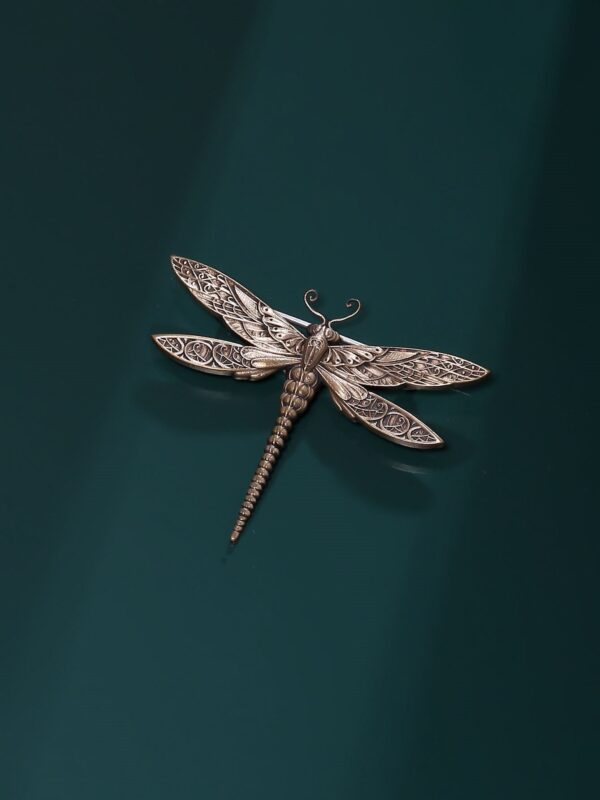 The Dancing Dragonfly