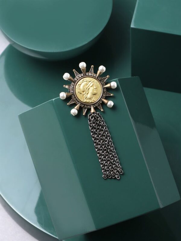 The ancient roman brooch