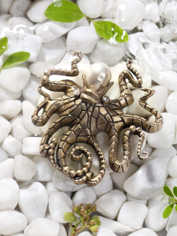 Octopus Pearl brooch