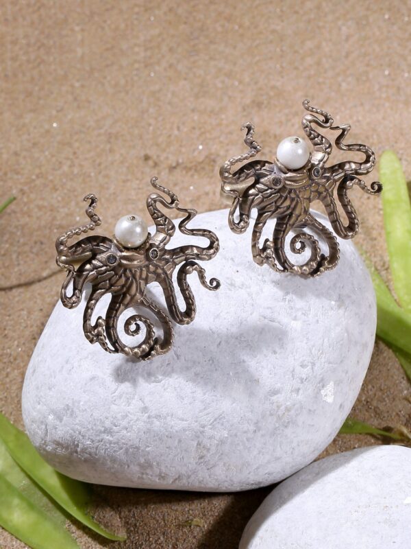 Octopus Pearl cufflinks