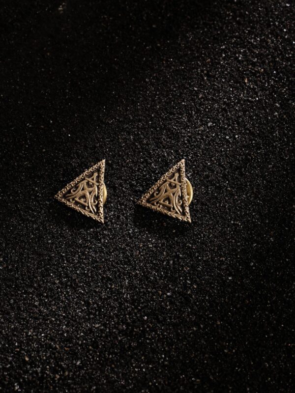 Triangle Shield Collar Tips