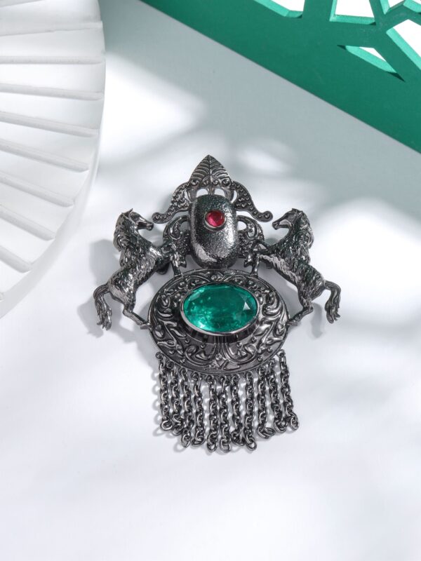 Sawaar-e-Noor Brooch