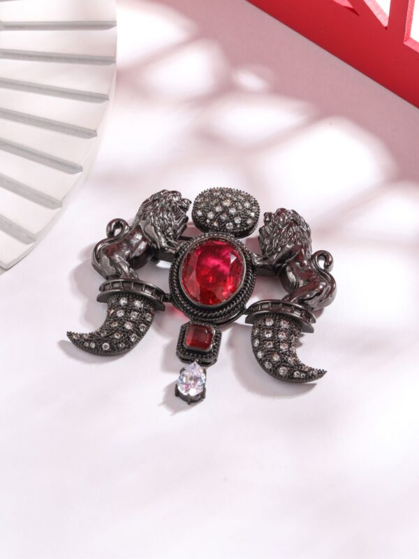 Shehenshah-e-Jungle  Brooch