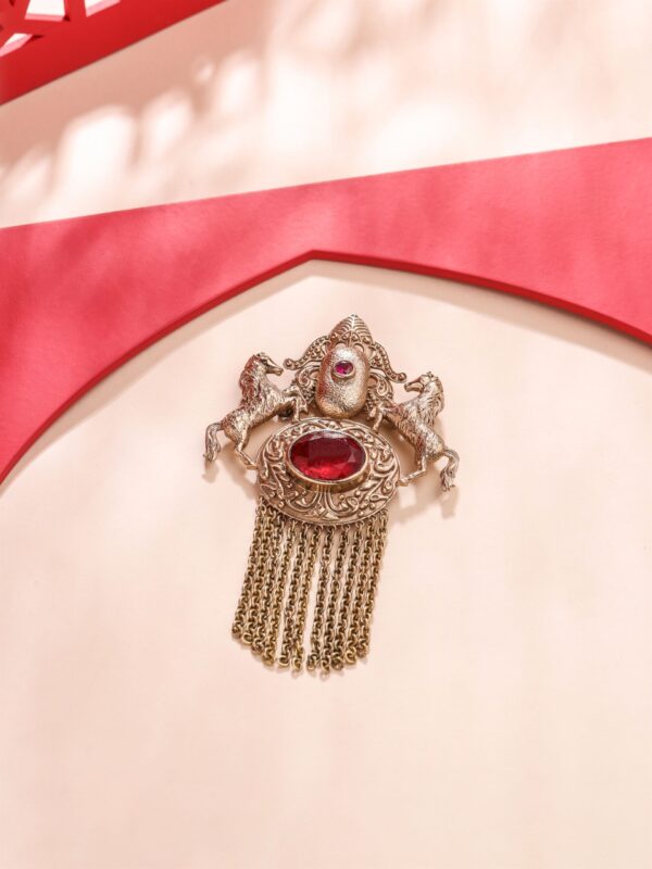 Sawaar-e-Noor Brooch