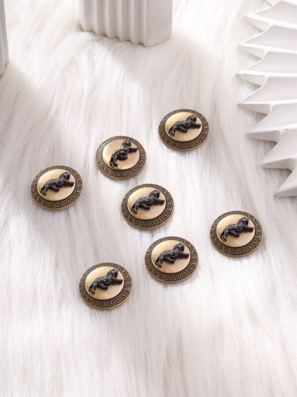 Terrific Tiger Buttons