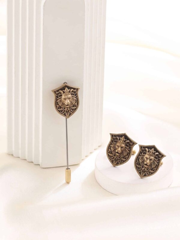 The Lion Shield Gift Set