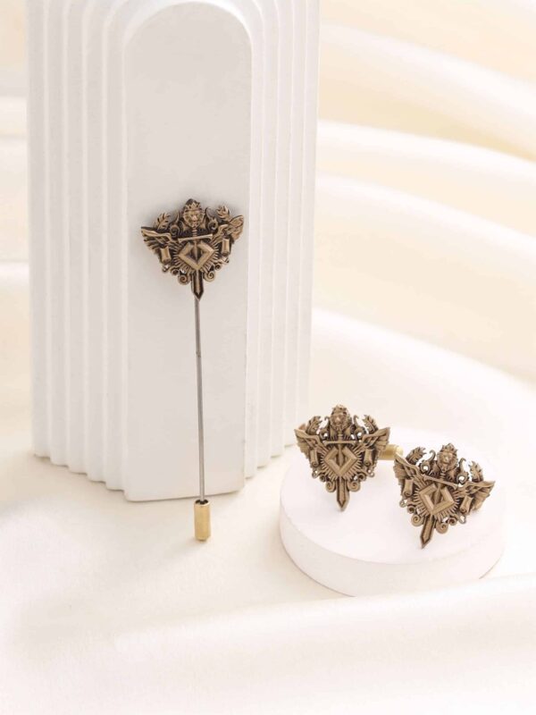 The Knight Lion Gift Set