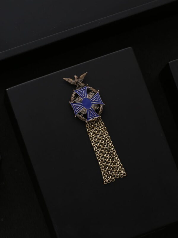 The rising Eagle Brooch