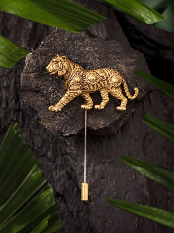 Stride of Valor Lapel Pin